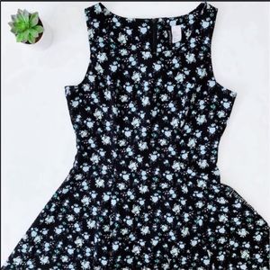 *READ DESCRIPTION H&M Floral Dress/ Daisy Dress